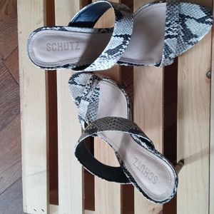 SCHUTZ SNAKE SKIN HEELS (USED)